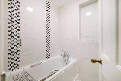 87 Chingdale Road, London, E4 6HZ