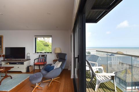 2 bedroom flat for sale, Rock-A-Nore Road, Hastings TN34