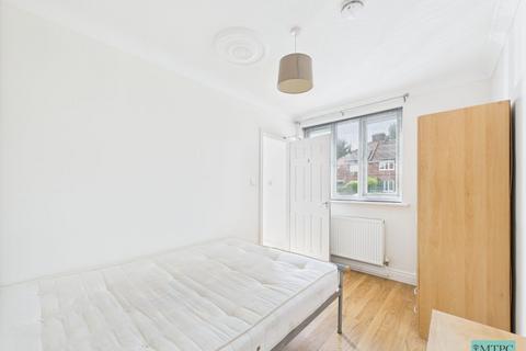undefined, Room 1, Crombie Avenue, York