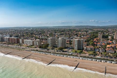 3 bedroom flat for sale, West Parade, Worthing BN11