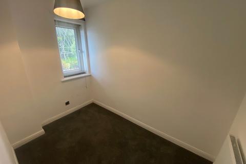 2 bedroom semi-detached house for sale, 29 Ravenwood, Chadderton OL9 9UE