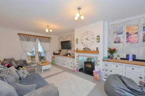 4 bedroom semi-detached house for sale, New Park Close, Castlefields, Shrewsbury
