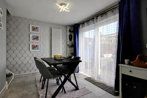3 bedroom end of terrace house for sale, Fraisethorpe, Hull