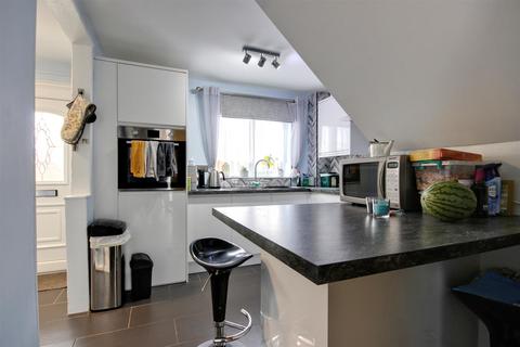 3 bedroom end of terrace house for sale, Fraisethorpe, Hull