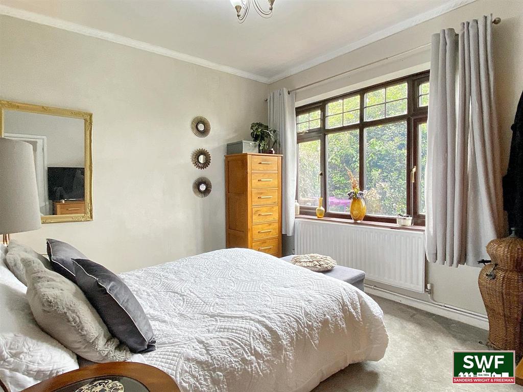 Bed1.1.jpg
