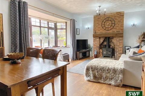 undefined, Mason Crescent, Penn