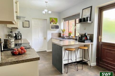 undefined, Mason Crescent, Penn