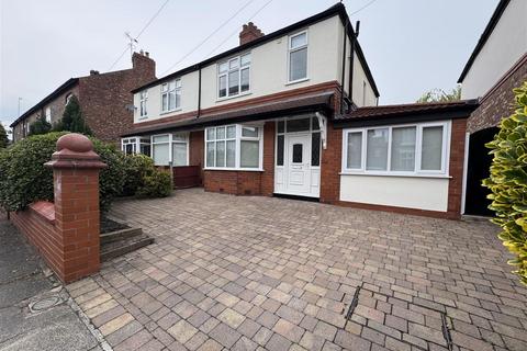 3 bedroom semi-detached house to rent, Gladstone Road, Altrincham