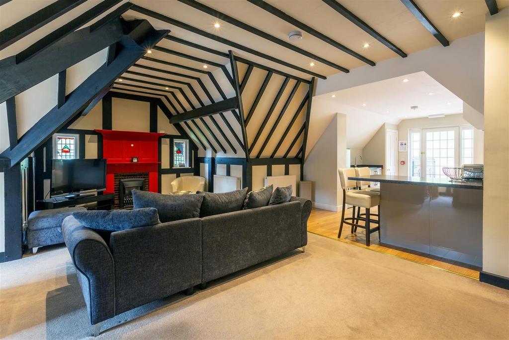 0126 Arden House Turret Apt2.jpg