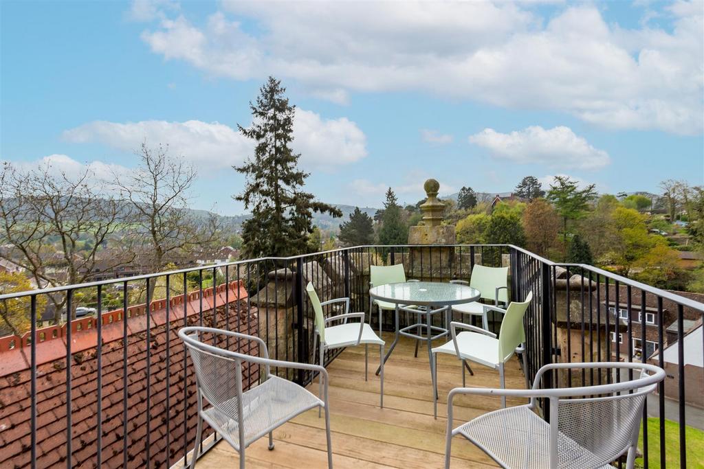 0126 Arden House Turret Apt1.jpg