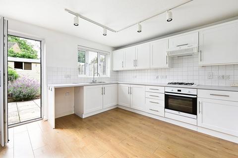 2 bedroom terraced house to rent, Warfield
