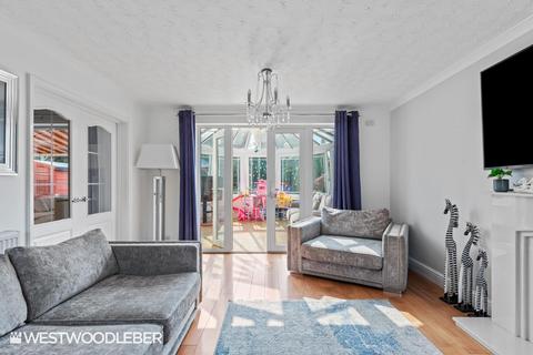 15 Cassandra Gate, Cheshunt, Waltham Cross, EN8 0XE