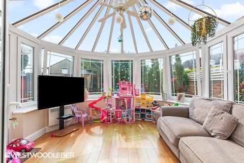 15 Cassandra Gate, Cheshunt, Waltham Cross, EN8 0XE