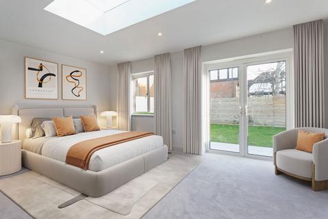 5 bedroom detached bungalow for sale, Lock Mead, Maidenhead SL6