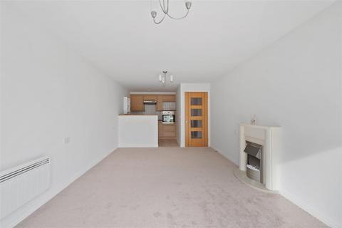 1 bedroom apartment for sale, Farringford Court, Avenue Road, Lymington