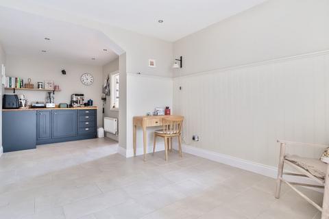 6 Anton Road, Andover, SP10 2EN