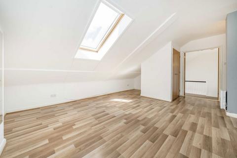 3 bedroom flat for sale, Church Road, London W3