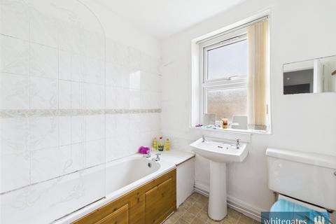 16 Easby Road, Bradford, BD7 1QX
