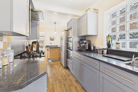 8a Park Road East, Uxbridge, UB10 0AQ
