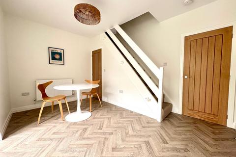 2 bedroom terraced house to rent, Chapel Street, Hayfield, High Peak