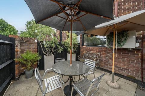 Studio for sale, Tachbrook Street, Pimlico, London, SW1V
