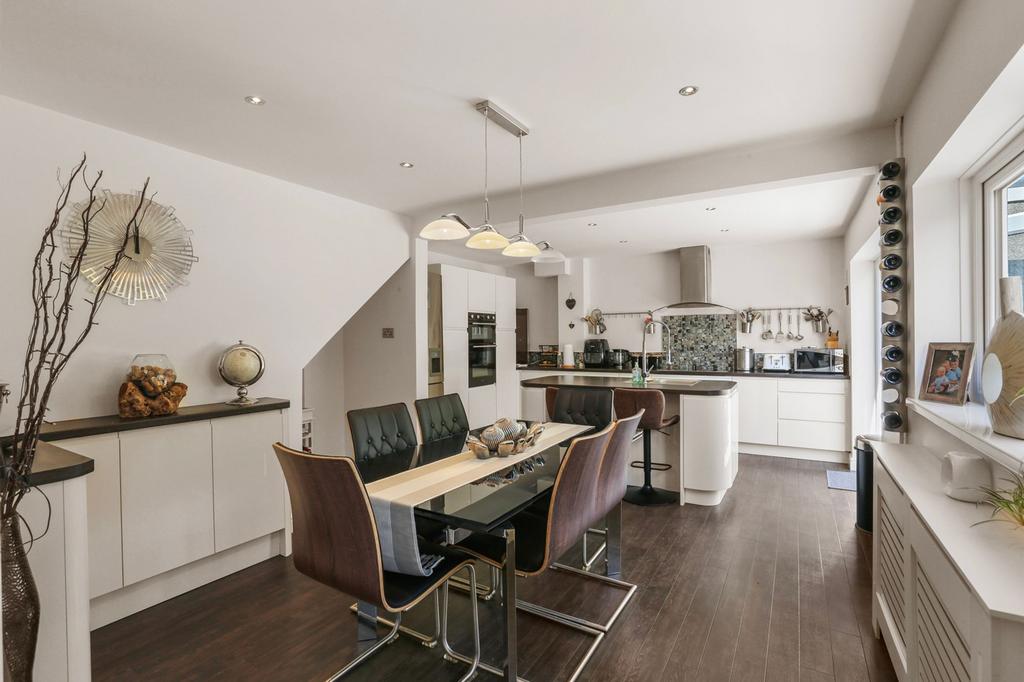 Kitchen/Dining