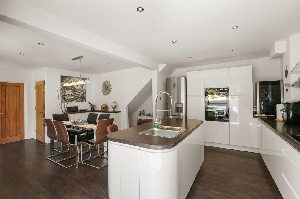 Kitchen/Dining