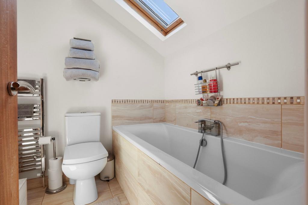 En-Suite Bathroom
