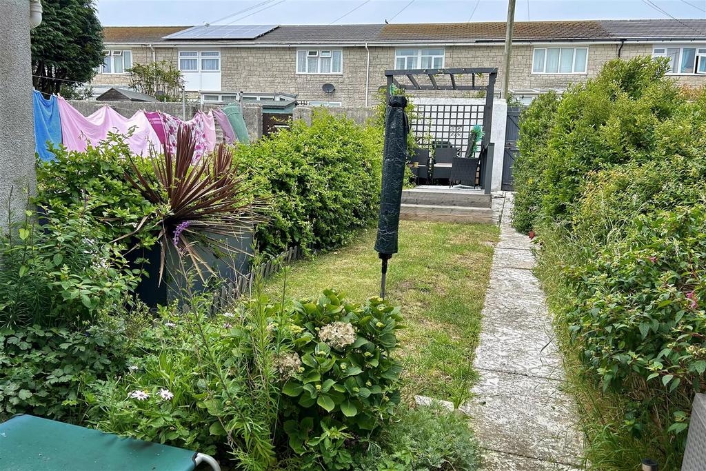 Garden 1.gif