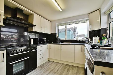 3 bedroom terraced house for sale, Links Road, High Peak SK23