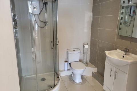 29 Watson Place, London, SE25 5EX