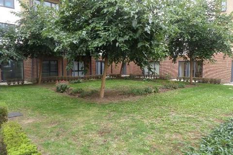 29 Watson Place, London, SE25 5EX