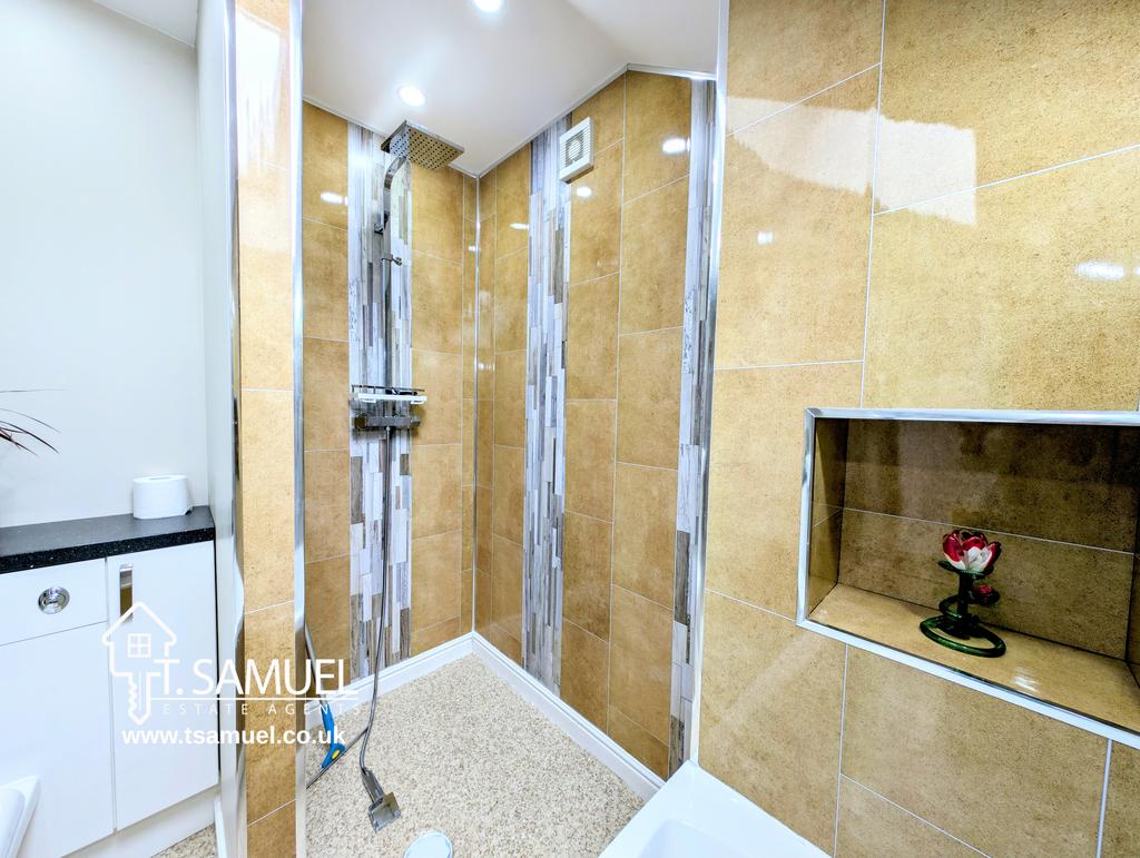 Jack & Jill Bathroom
