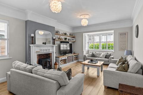 16 Drury Road, Colchester, CO2 7UX