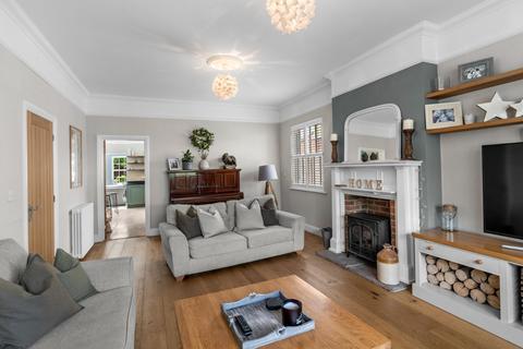 16 Drury Road, Colchester, CO2 7UX