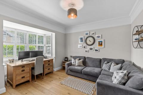 16 Drury Road, Colchester, CO2 7UX