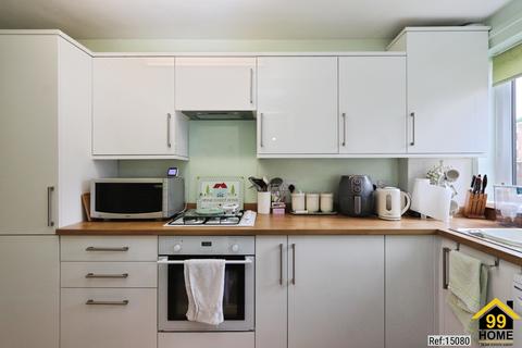 2 bedroom flat for sale, Birchcroft, Sheffield, S7