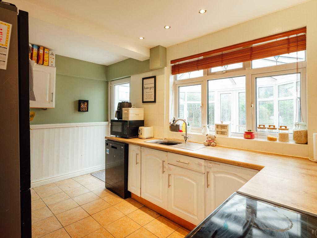 Kitchen / Breakfast Room