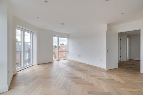 London House, 100 New Kings Road, London