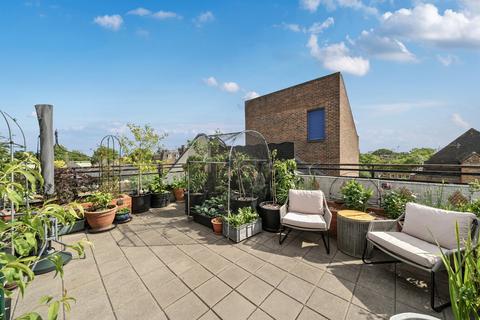 3 bedroom apartment for sale, Seaton Close, London