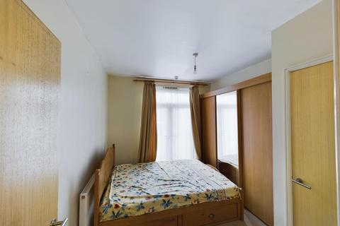 1 bedroom apartment for sale, High Street, Slough SL1