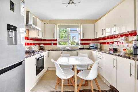 2 bedroom apartment for sale, Queen Elizabeths Close, London, N16