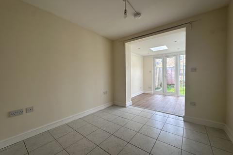 2 bedroom end of terrace house to rent, Holbury, SO45