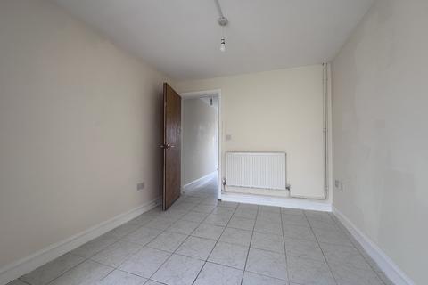 2 bedroom end of terrace house to rent, Holbury, SO45