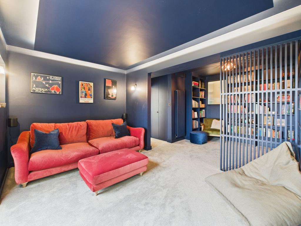Library/Snug