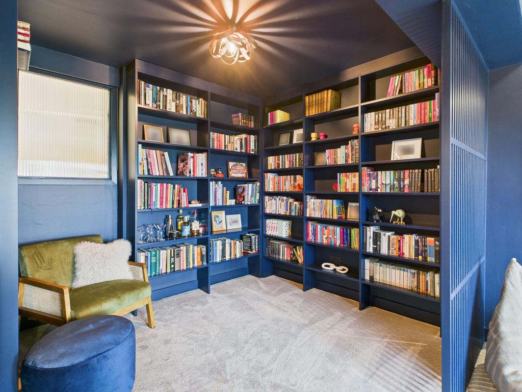 Library/Snug