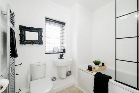 48 The Square, Loughton, IG10 3FE