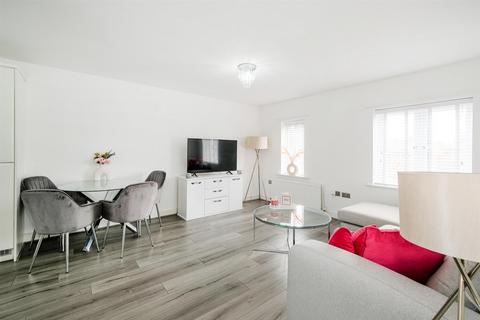 48 The Square, Loughton, IG10 3FE