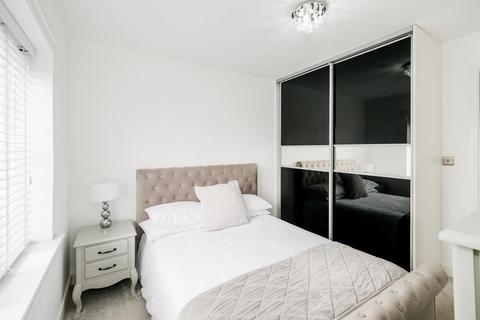 48 The Square, Loughton, IG10 3FE