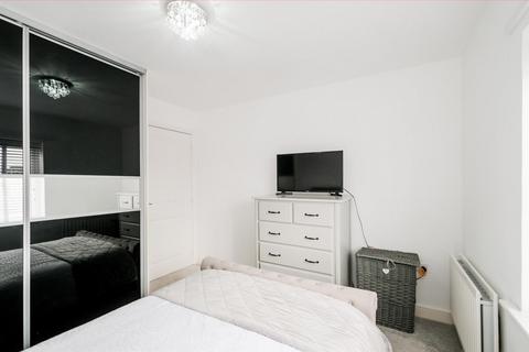 48 The Square, Loughton, IG10 3FE